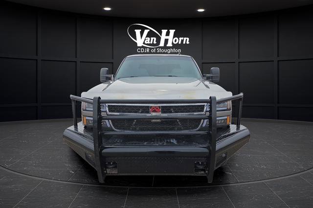 Used 2007 Chevrolet Silverado 2500 LT w/ Heavy-Duty Power Package image 2