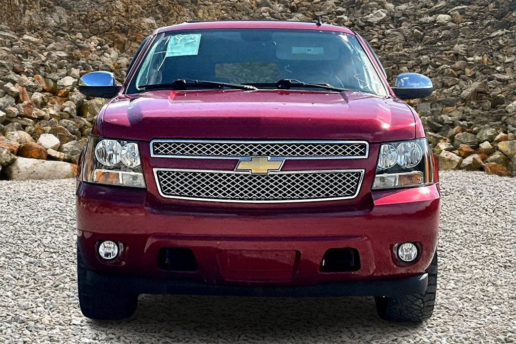 Used 2014 Chevrolet Suburban LTZ image 3