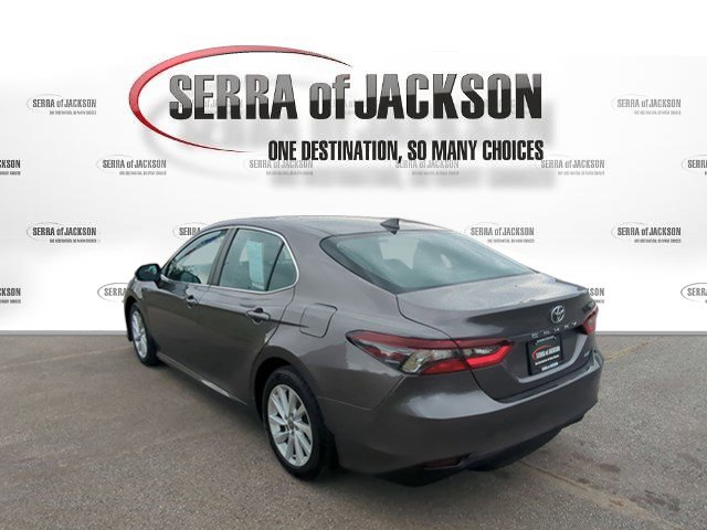 Used 2022 Toyota Camry LE w/ Convenience Package FWD image 7