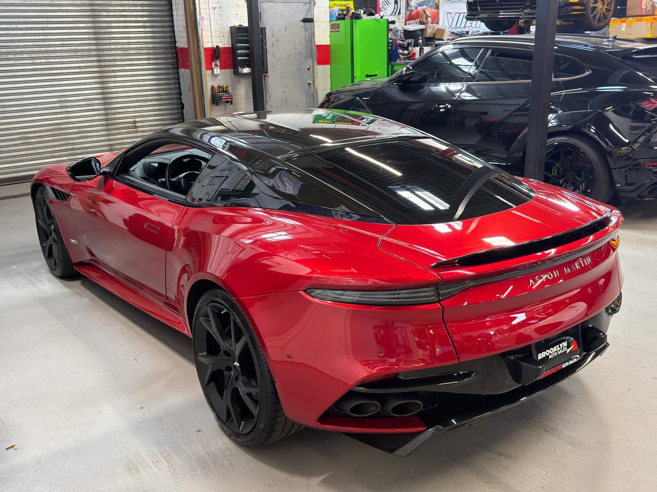 Used 2019 Aston Martin DBS Superleggera RWD image 10