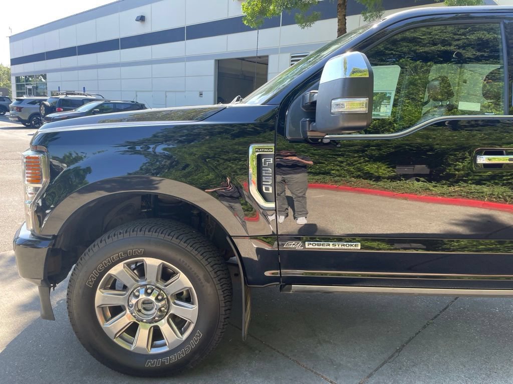 Used 2022 Ford F250 Platinum w/ FX4 Off-Road Package AWD/4WD image 7