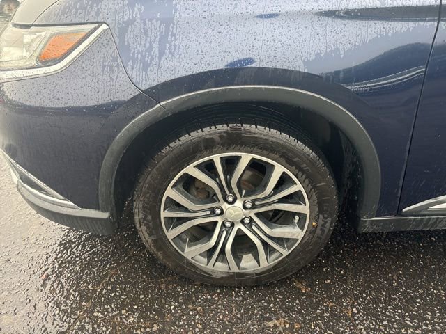 Used 2017 Mitsubishi Outlander ES AWD/4WD image 5