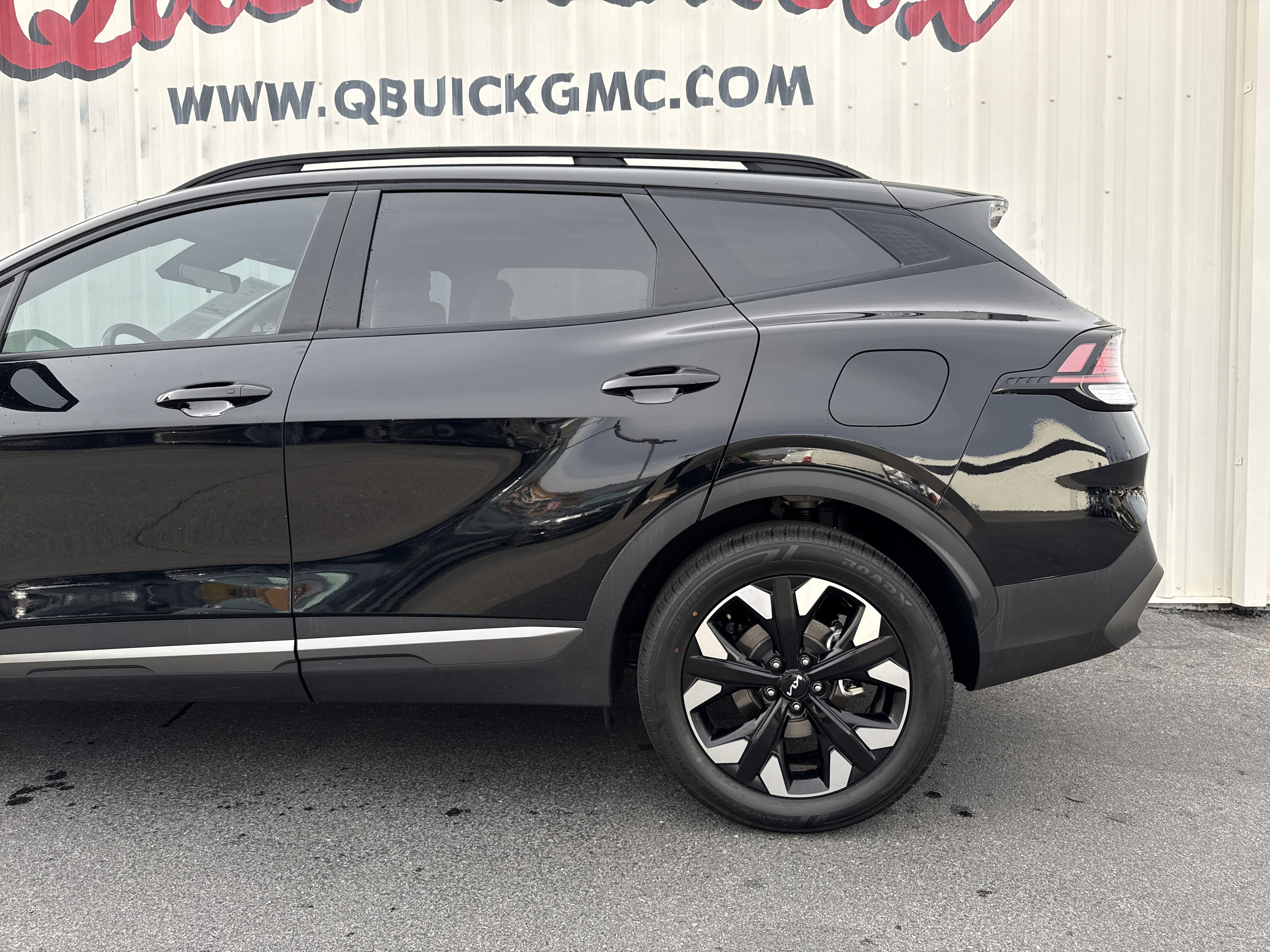 Used 2023 Kia Sportage X-Line w/ X-Line Premium Package image 2