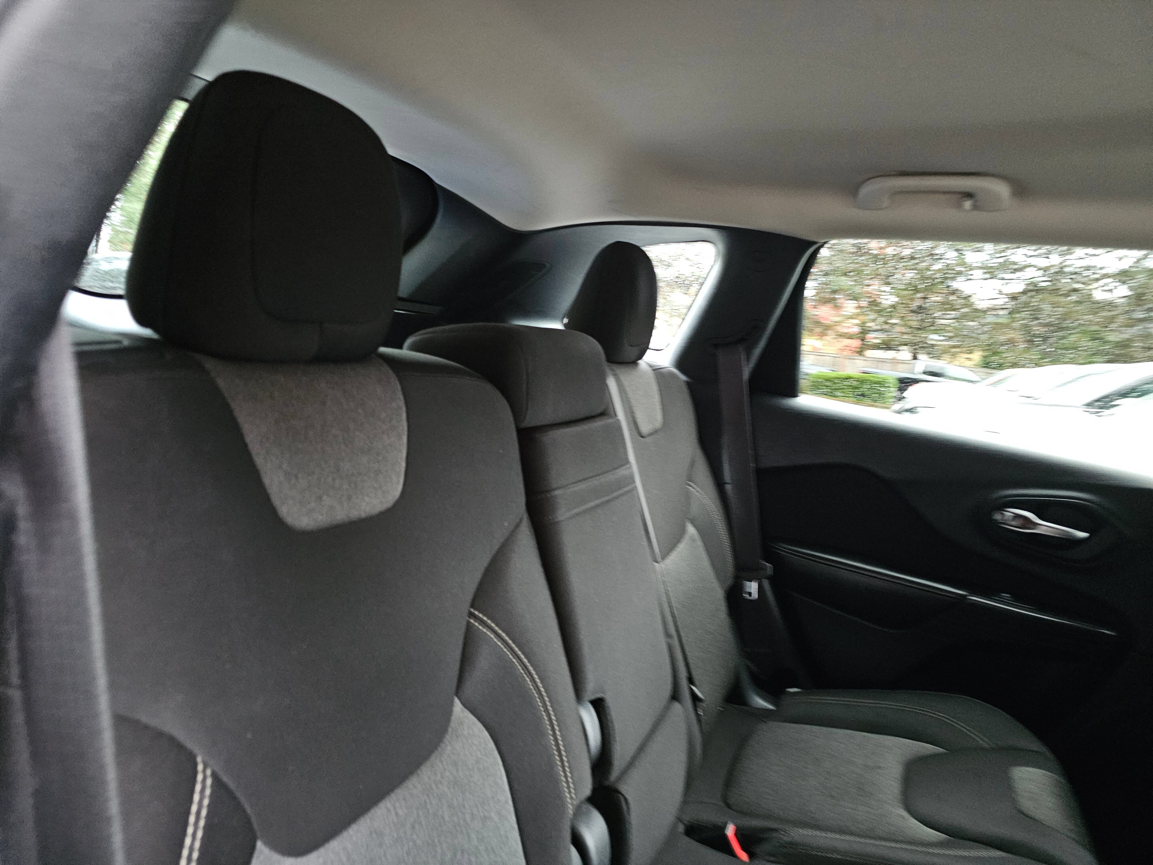 Used 2014 Jeep Cherokee Sport AWD/4WD image 13