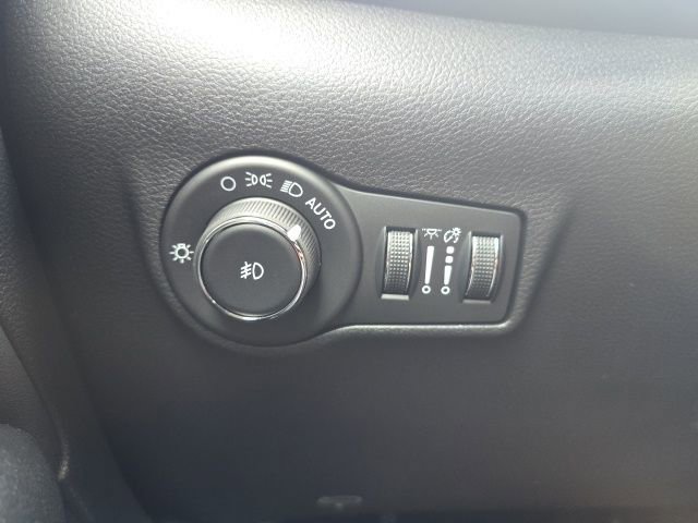 New 2026 Jeep Compass Limited image 11