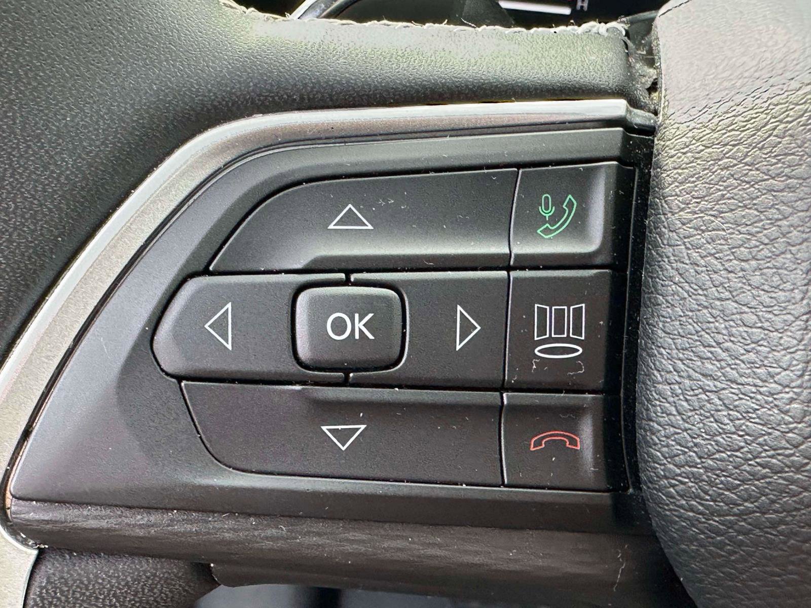 Used 2023 Jeep Grand Cherokee L Laredo image 19