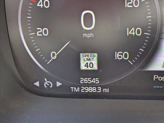 Used 2022 Volvo XC40 T5 Momentum w/ Premium Package AWD/4WD image 4