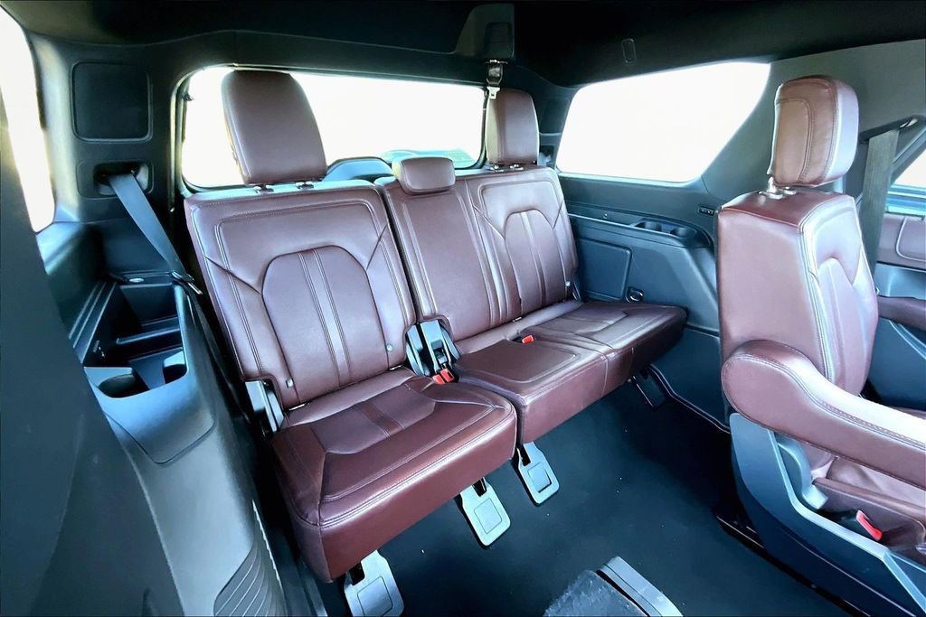 Used 2023 Ford Expedition Limited image 17