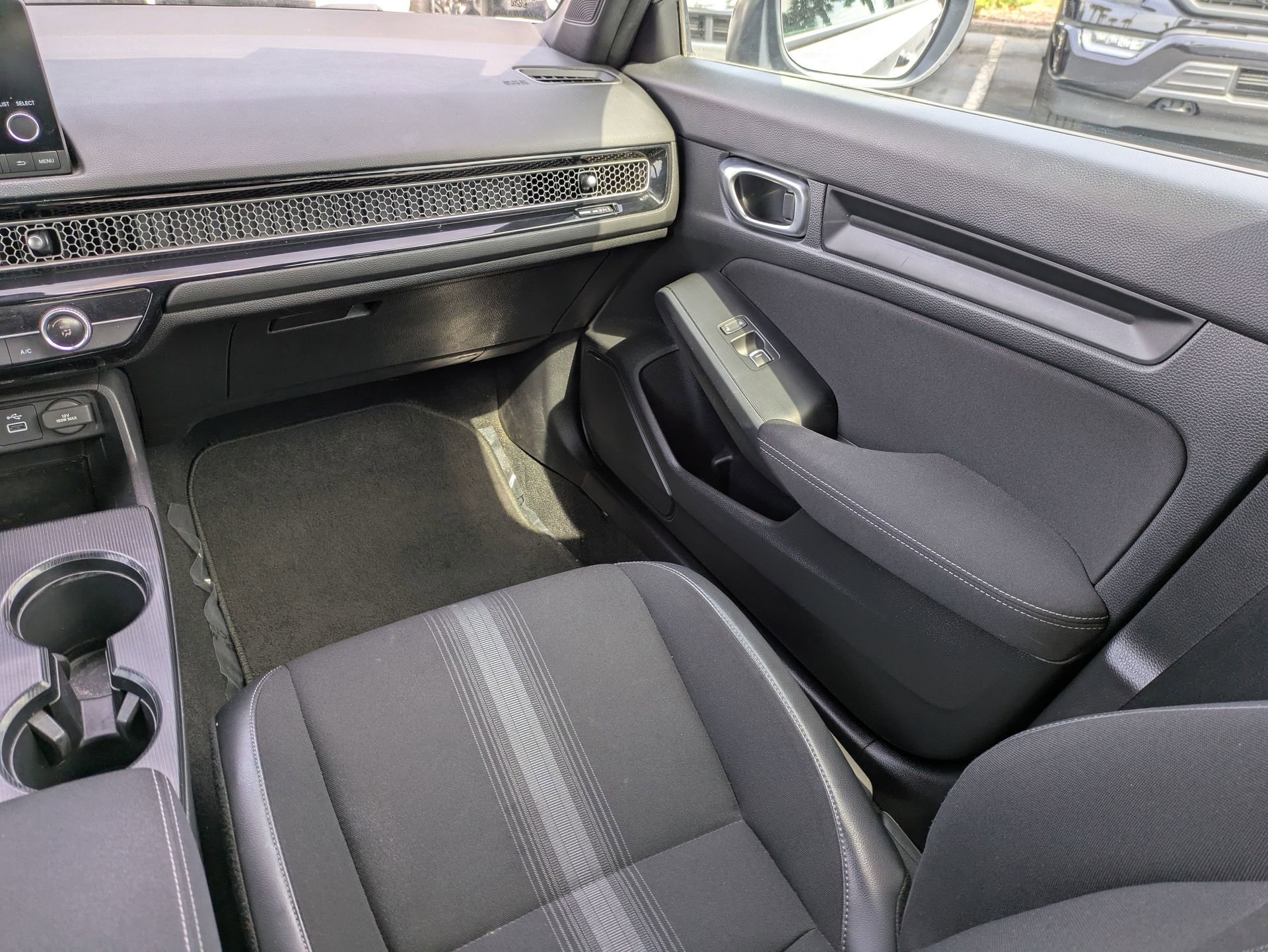 Used 2023 Honda Civic Sport image 19