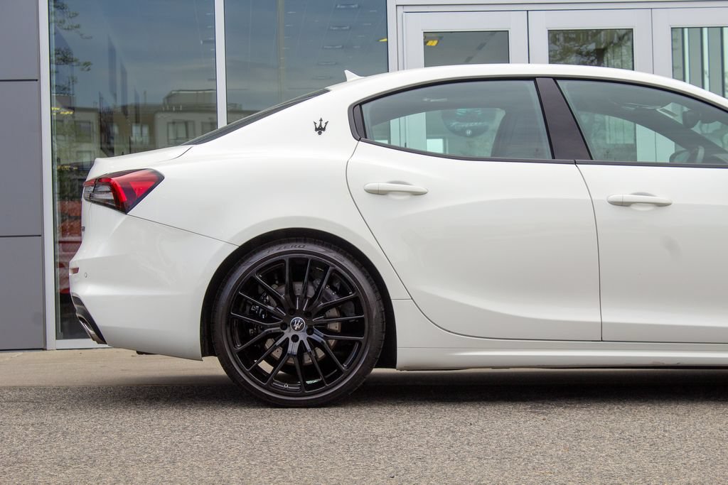 Used 2024 Maserati Ghibli Modena Q4 AWD/4WD image 6