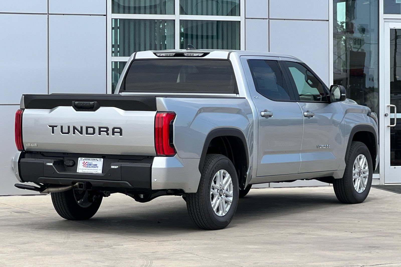 New 2026 Toyota Tundra SR5 w/ SR5 Premium Package AWD/4WD image 4