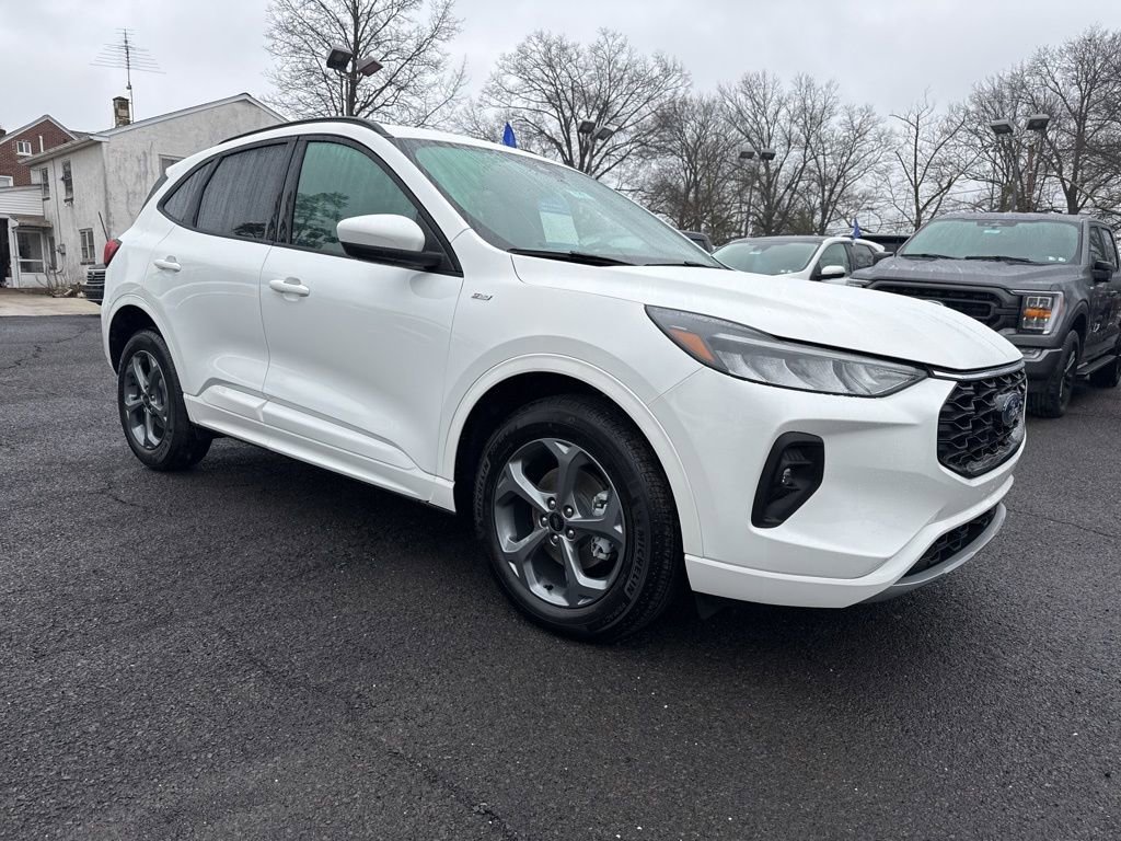 Certified 2024 Ford Escape ST-Line Select w/ Tech Pack #1 image 3