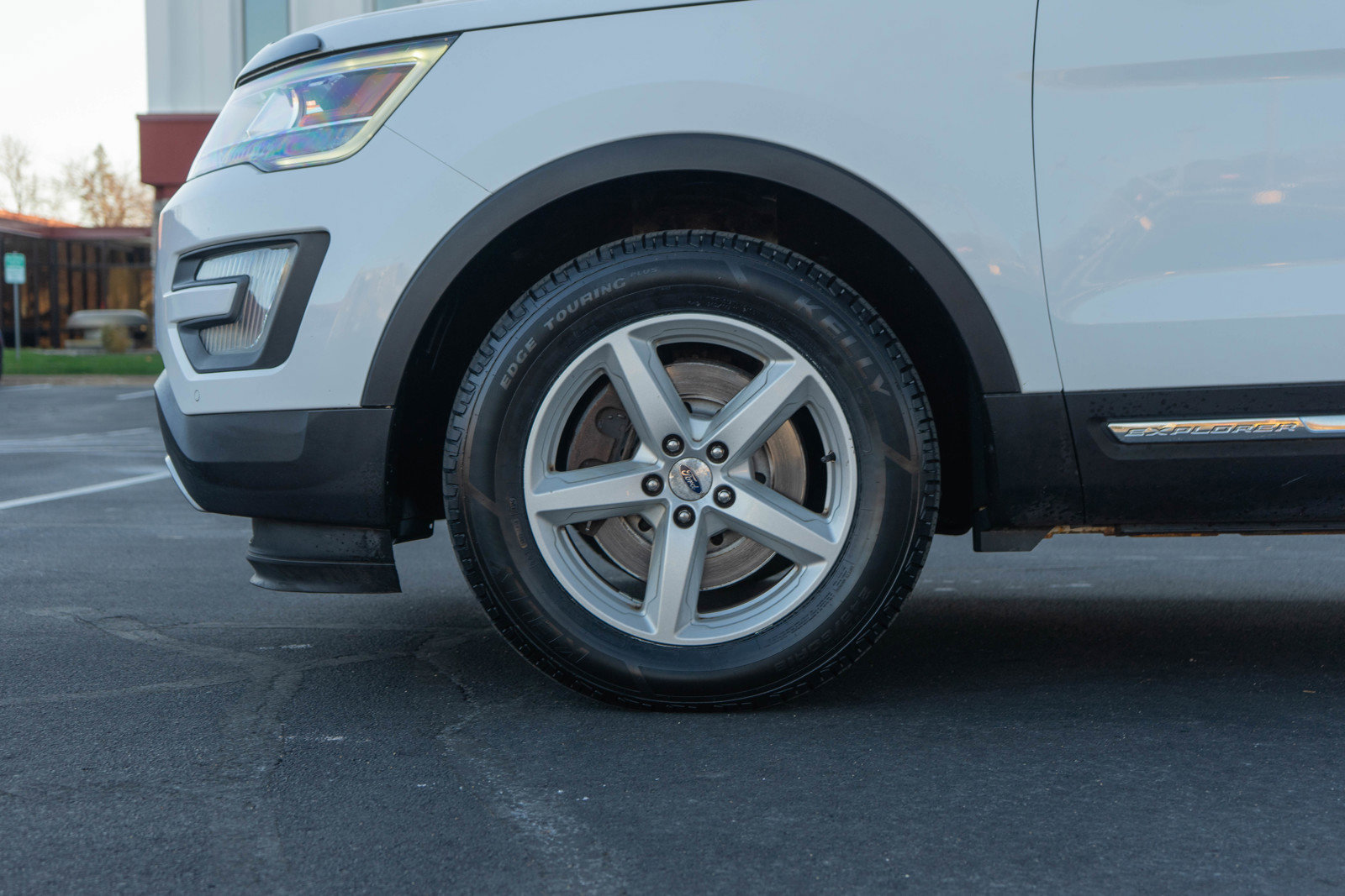 Used 2017 Ford Explorer XLT w/ Equipment Group 202A image 9