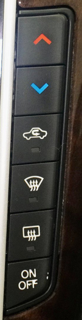 Used 2018 INFINITI Q50 Luxe w/ Essential Package (2.0T Luxe) image 18