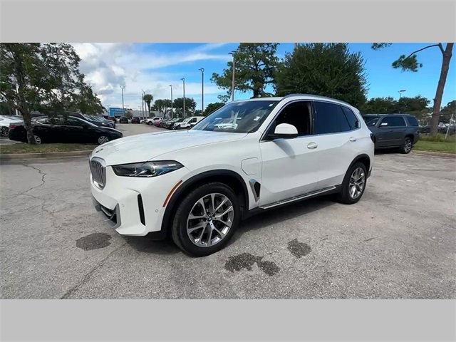 Used 2025 BMW X5 xDrive50e image 16