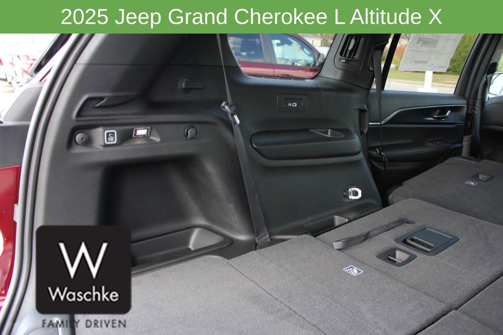 New 2025 Jeep Grand Cherokee L Altitude image 19
