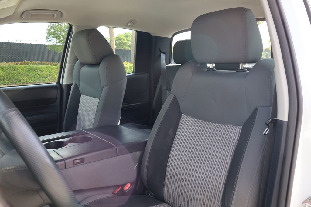 Used 2015 Toyota Tundra SR w/ Tow Package image 13