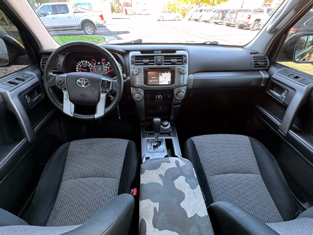 Used 2016 Toyota 4Runner SR5 AWD/4WD image 28