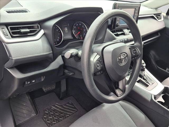 Used 2019 Toyota RAV4 LE FWD image 10