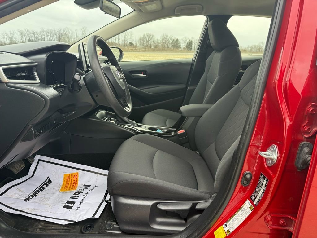 Used 2021 Toyota Corolla LE w/ Carpet Mat Package (TMS) image 25