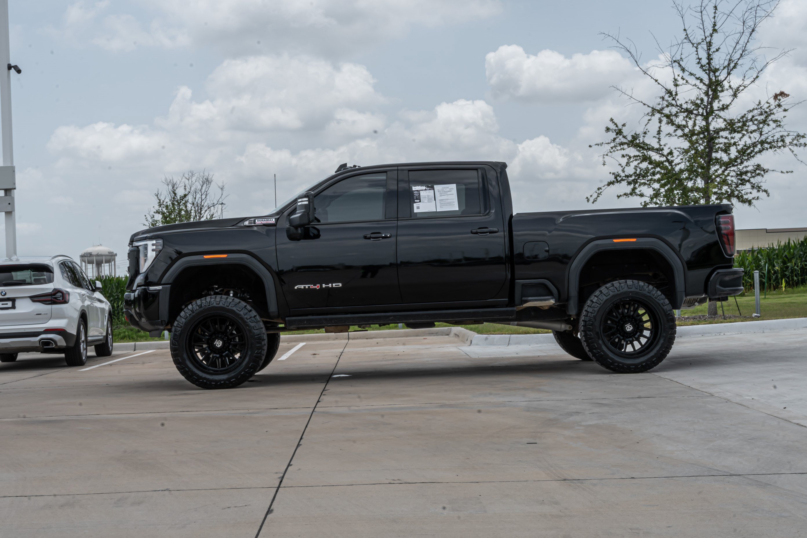 Used 2026 GMC Sierra 2500 AT4 w/ Technology Package AWD/4WD image 7