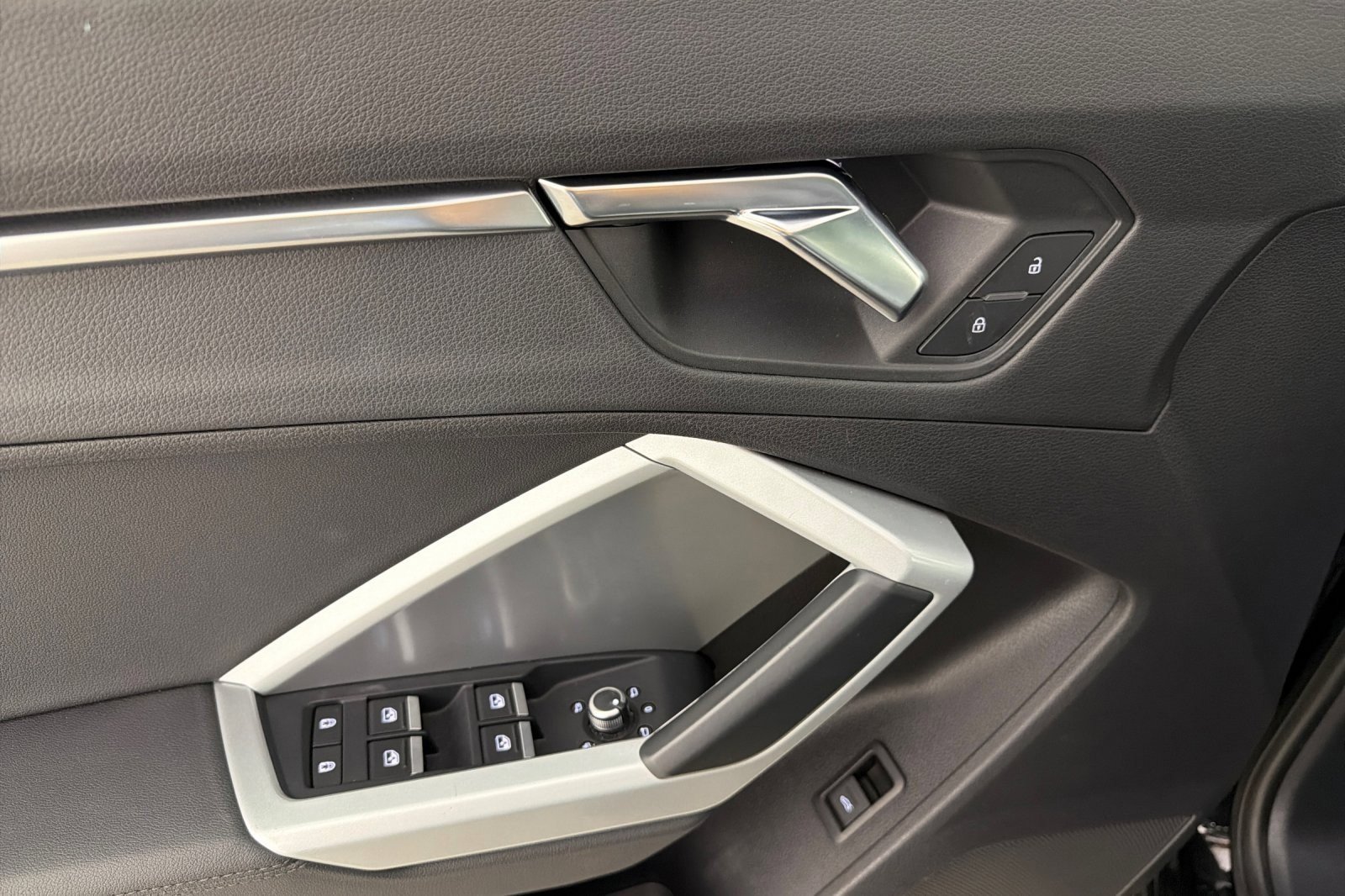 Used 2021 Audi Q3 2.0T Premium w/ Convenience Package image 10