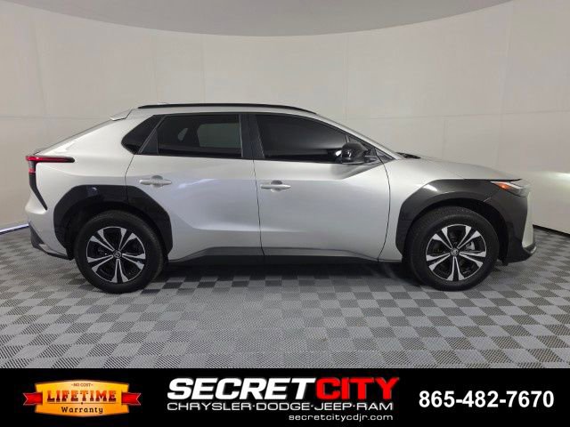 Used 2024 Toyota bZ4X XLE w/ Weather Package AWD/4WD image 8