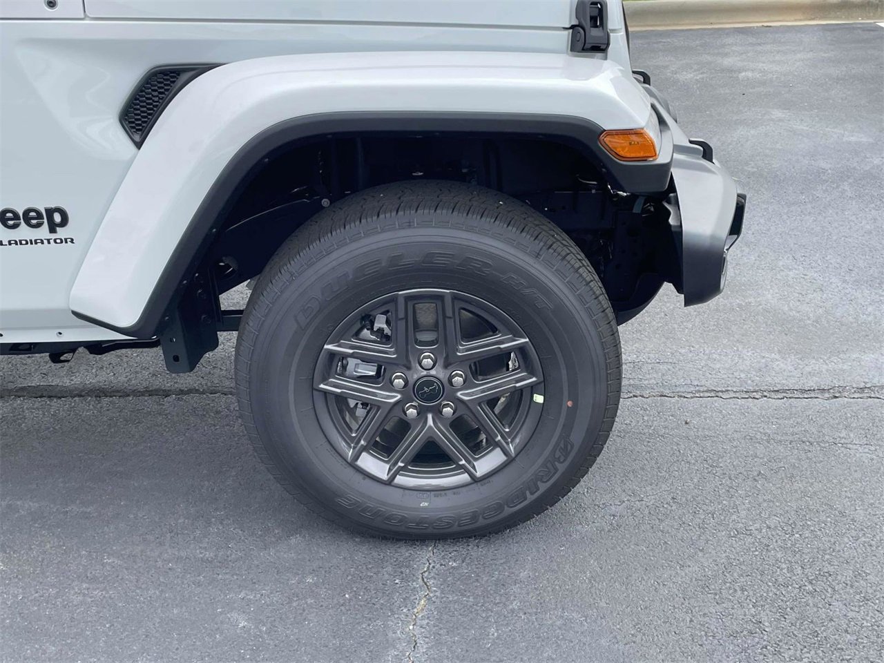 New 2025 Jeep Gladiator Sport image 35