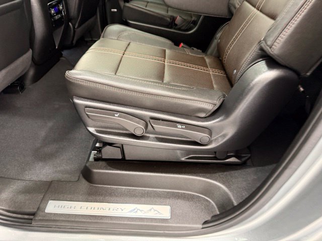 Used 2026 Chevrolet Suburban High Country w/ Sun And Tow Package AWD/4WD image 19
