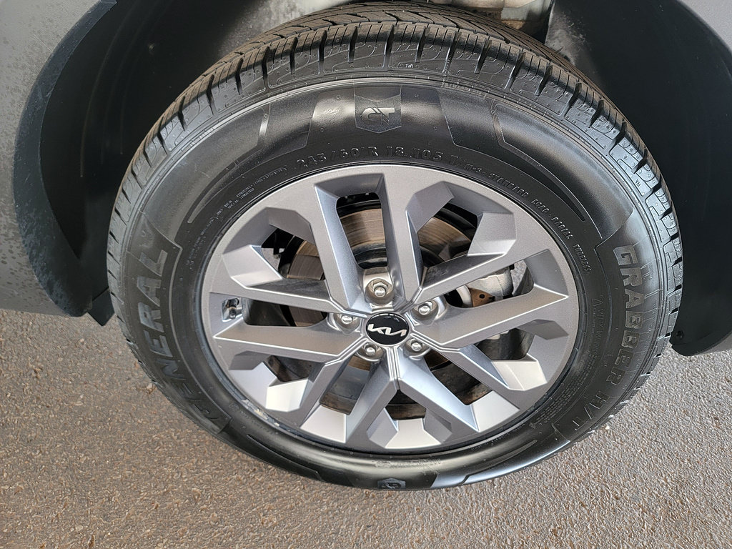 Used 2025 Kia Telluride LX FWD image 10