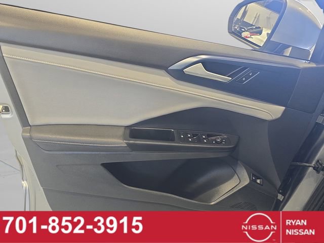 Used 2024 Volkswagen Taos SE image 34