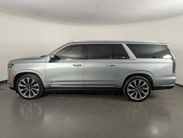 Used 2025 Cadillac Escalade ESV Premium Luxury w/ Touring Package AWD/4WD image 5