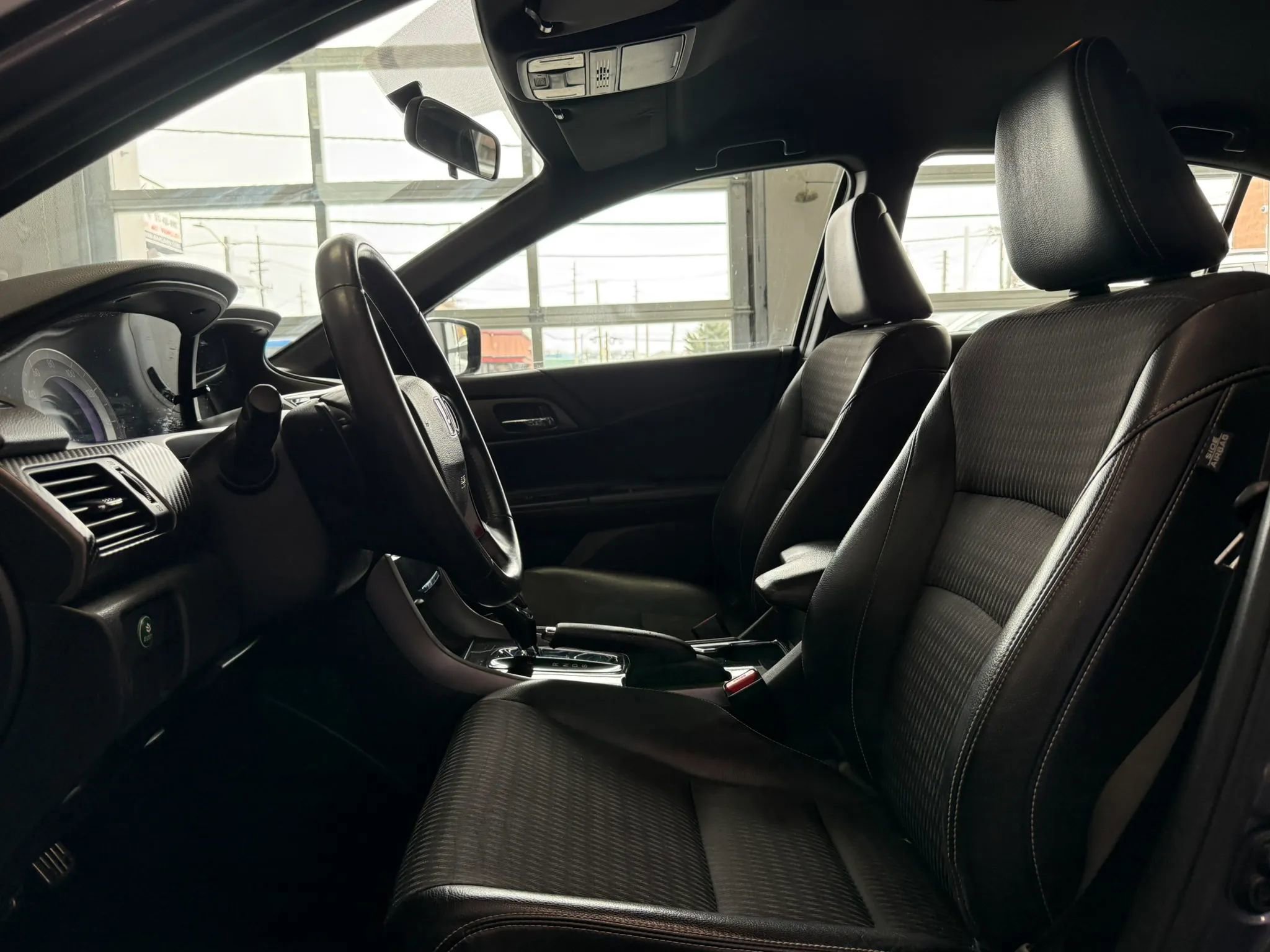 Used 2017 Honda Accord Sport image 8