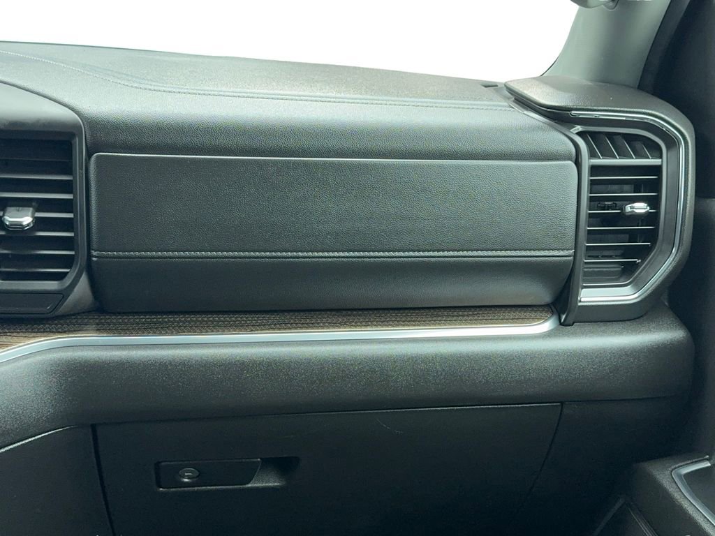 Used 2025 Chevrolet Silverado 1500 LT RWD image 21