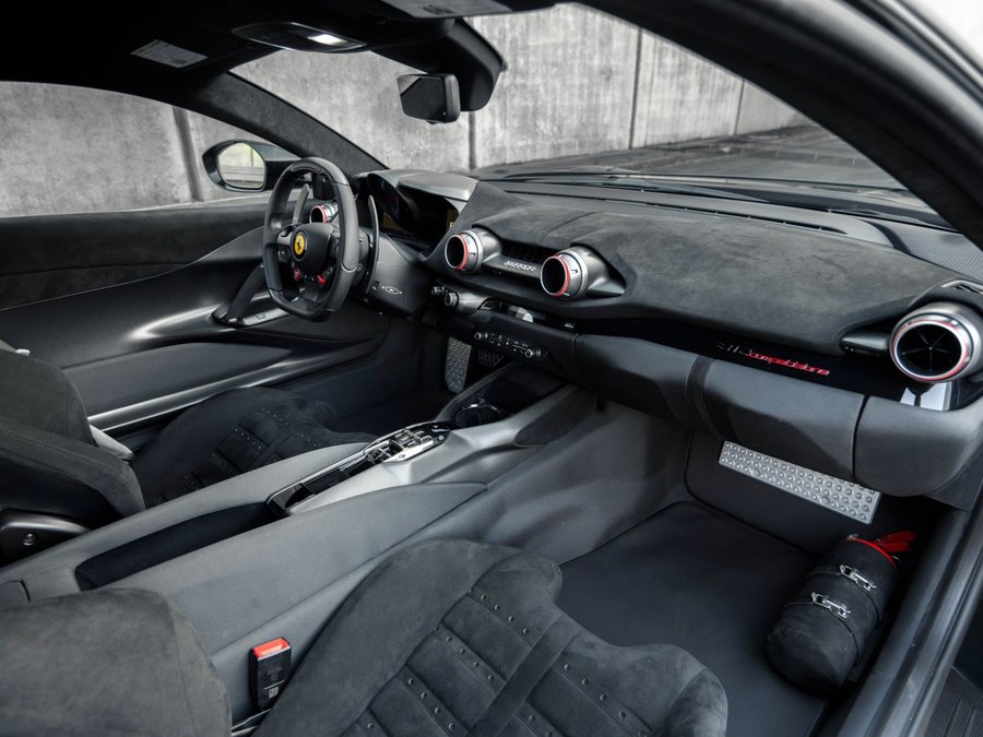 Used 2022 Ferrari 812 Competizione image 12