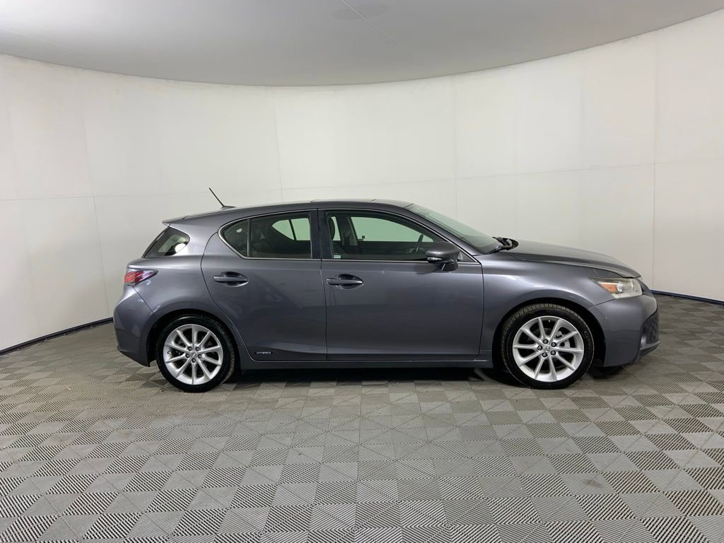 Used 2013 Lexus CT 200h w/ Premium Pkg w/Navigation FWD image 2