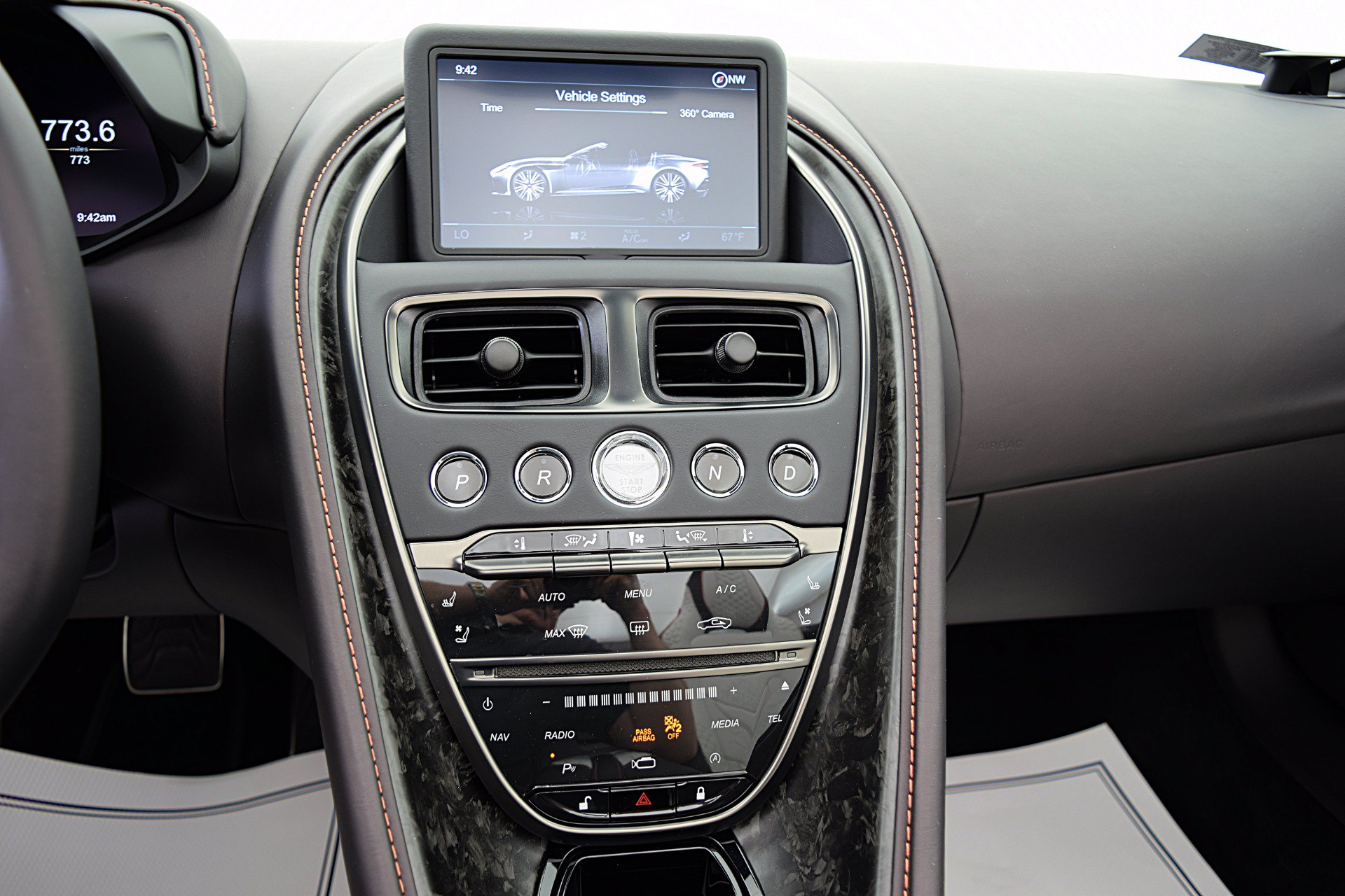 Used 2023 Aston Martin DBS Superleggera Volante RWD image 37