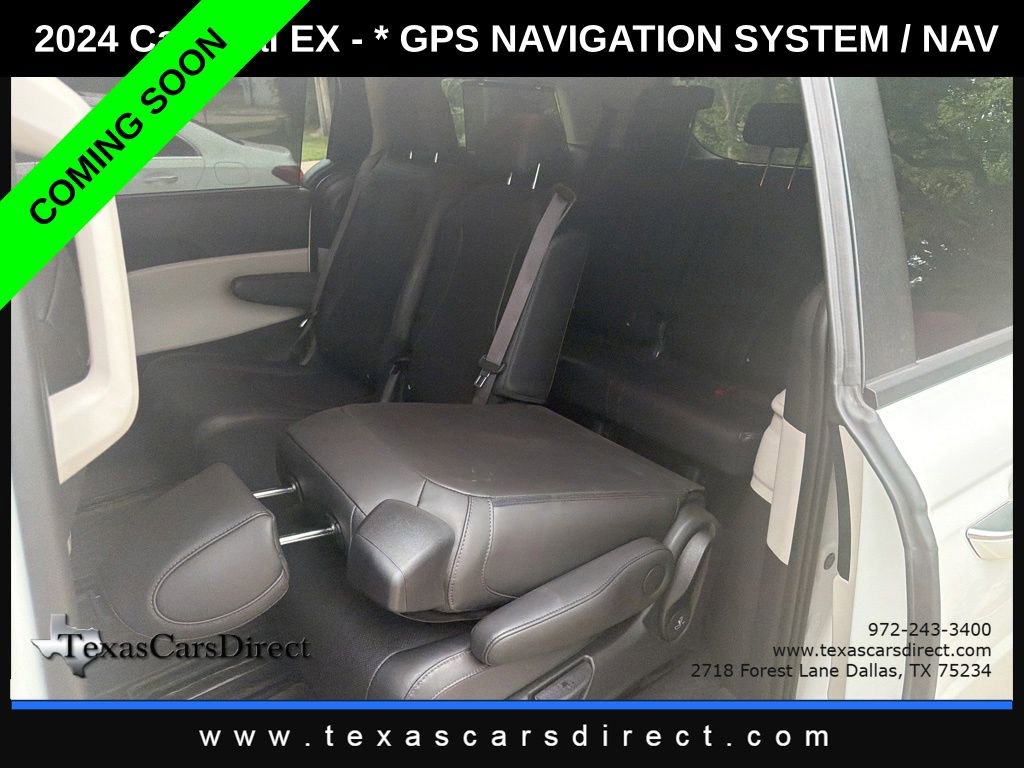 Used 2024 Kia Carnival EX FWD image 8