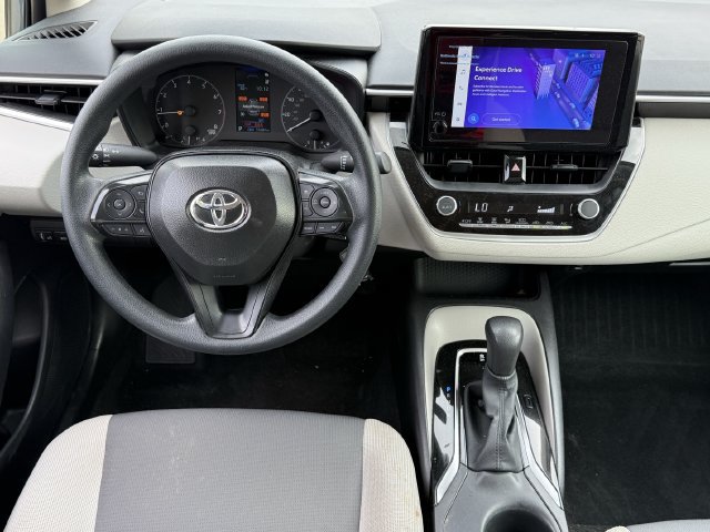 Used 2025 Toyota Corolla LE FWD image 11