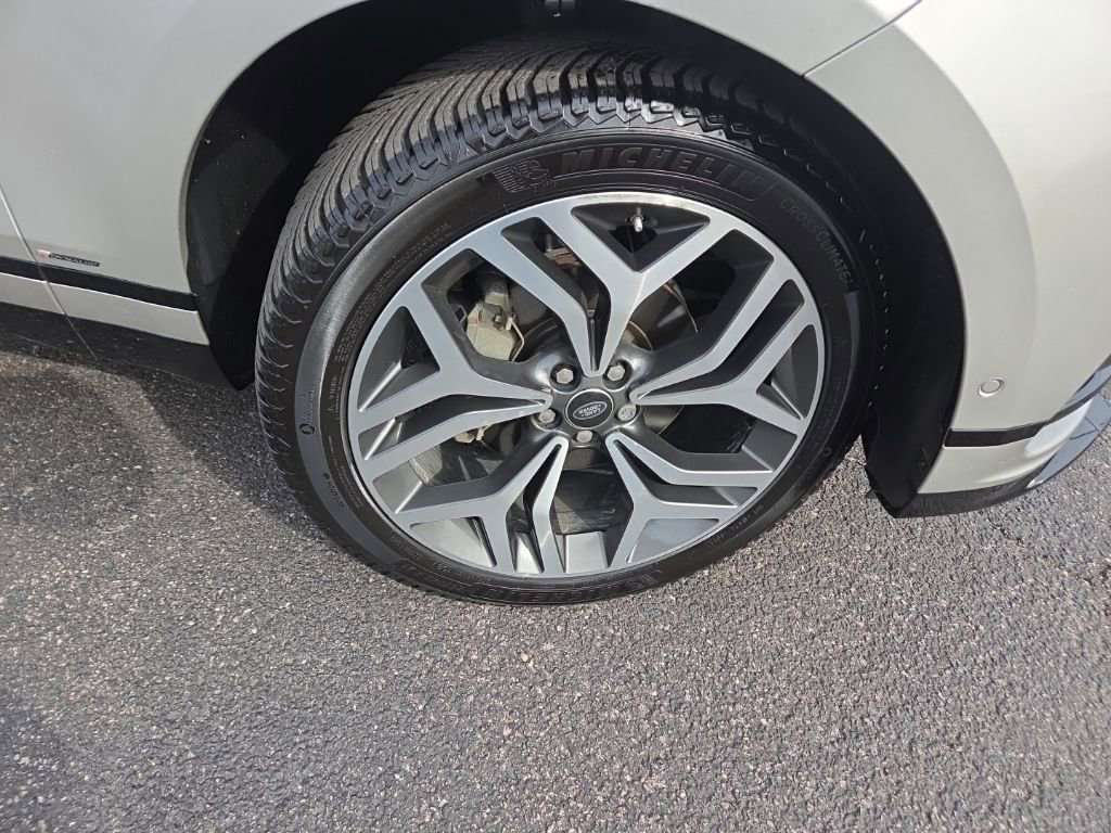 Used 2019 Land Rover Range Rover Velar R-Dynamic SE image 8