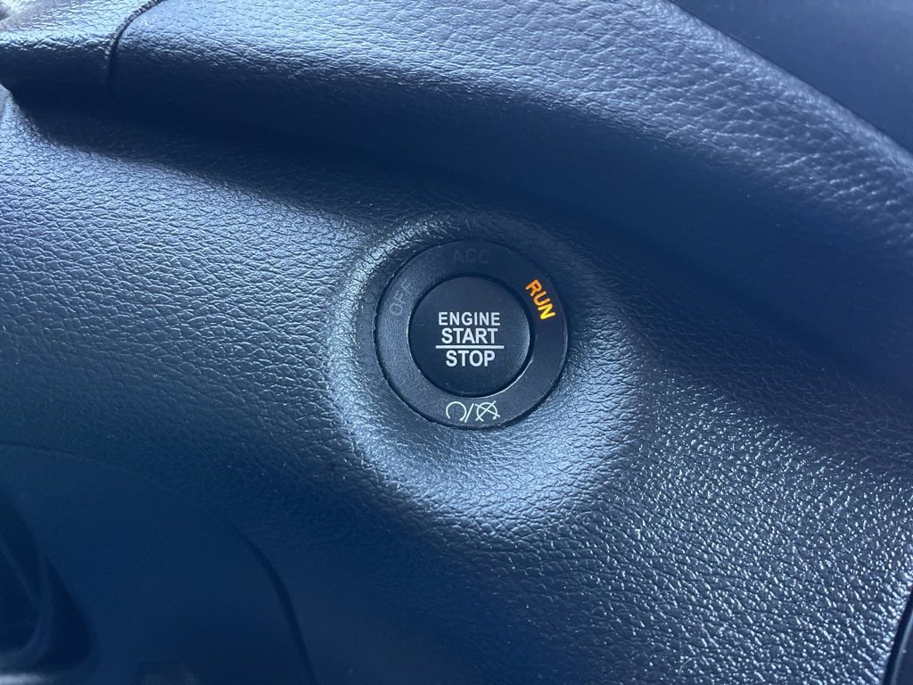 Used 2023 Jeep Cherokee Altitude Lux image 13