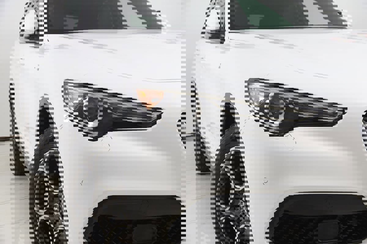 Used 2023 Alfa Romeo Stelvio Ti image 18