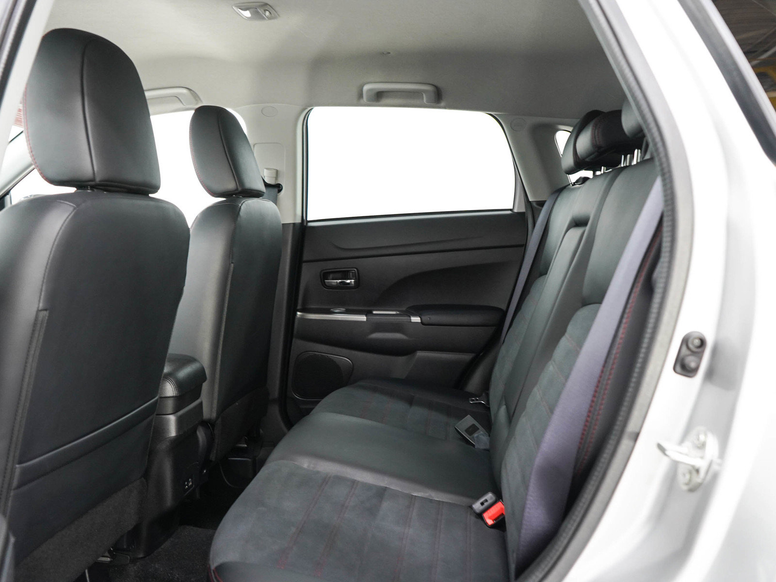 Used 2024 Mitsubishi Outlander Sport LE AWD/4WD image 14