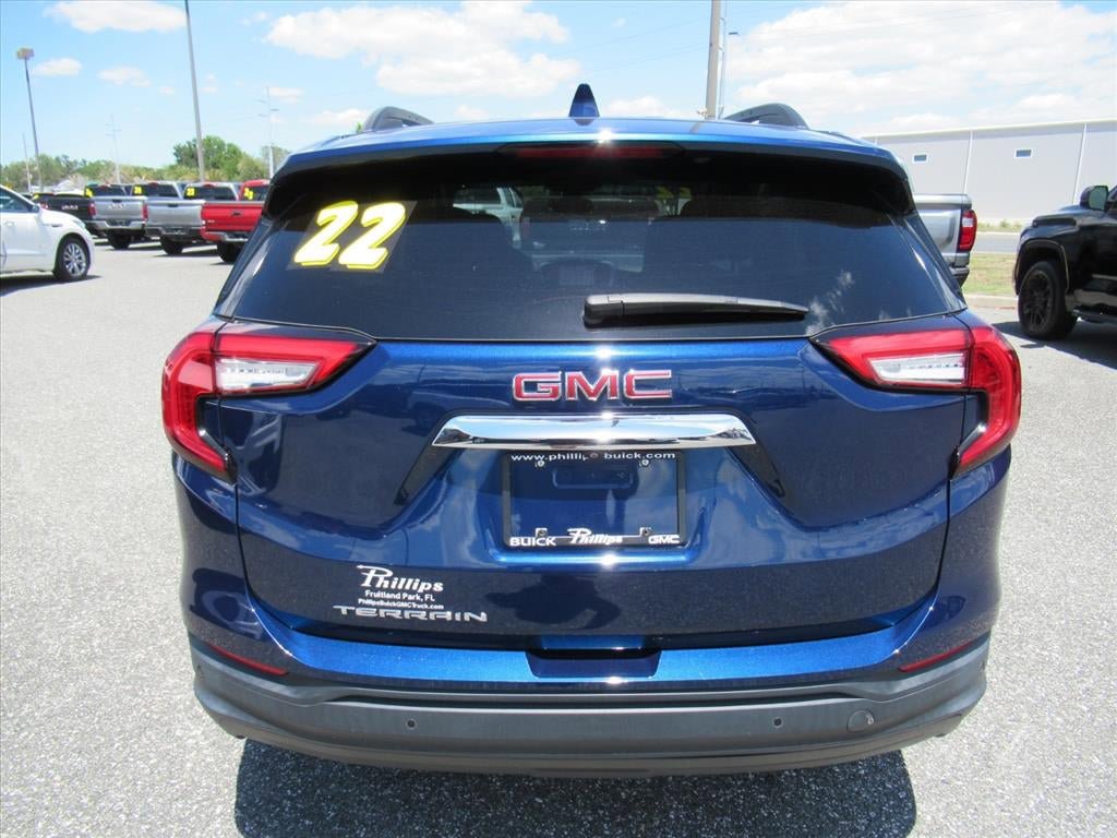 Used 2022 GMC Terrain SLE w/ Driver Convenience Package FWD image 5