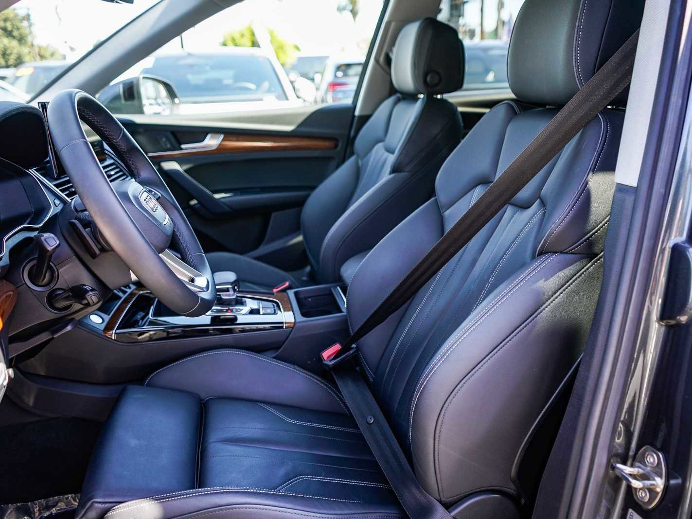 Used 2022 Audi Q5 e Premium w/ Convenience Package image 17