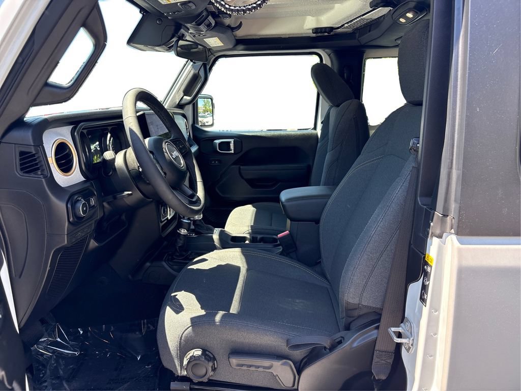 Used 2025 Jeep Wrangler Sport AWD/4WD image 10