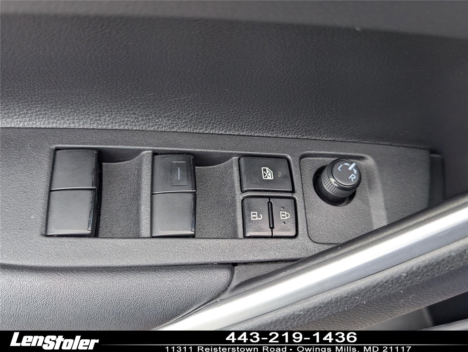 Used 2023 Toyota Corolla Cross LE w/ Moonroof Package AWD/4WD image 19
