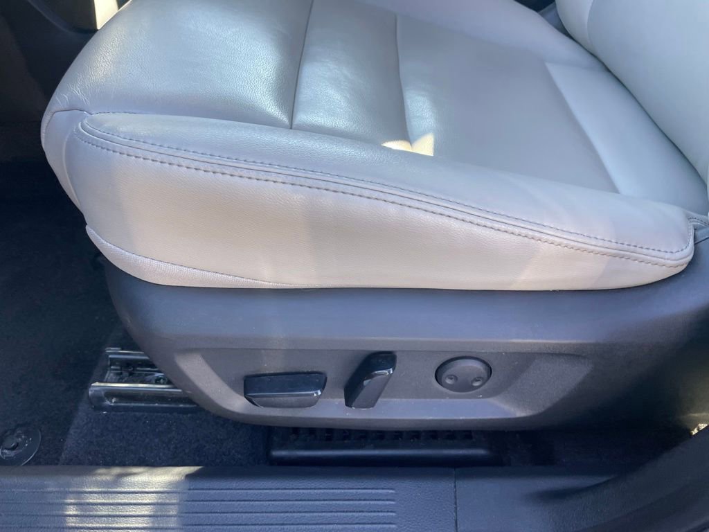 Used 2023 Nissan Rogue SL w/ SL Premium Package image 11