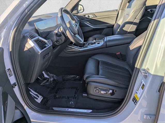 Used 2024 BMW X7 M60i w/ M Sport Professional Package image 17