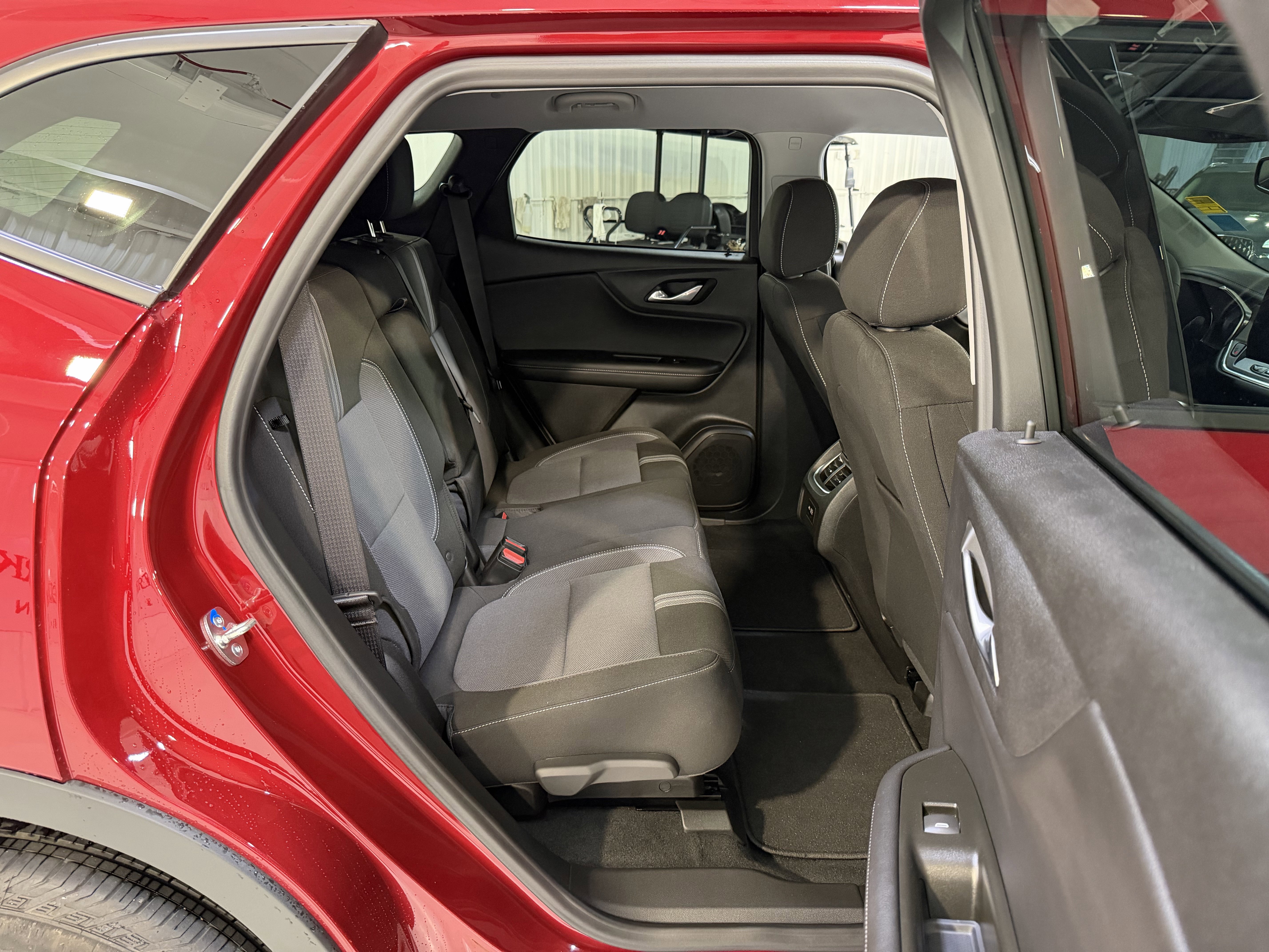 Used 2026 Chevrolet Blazer LT w/ Convenience Package FWD image 12
